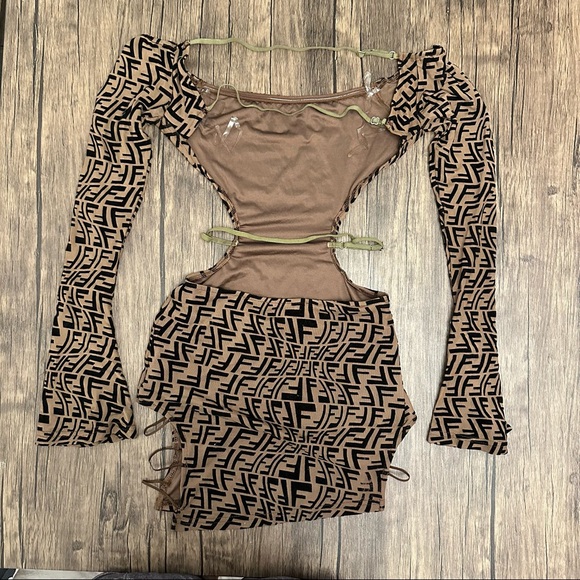 Boutique Brand Backless Mini Dress Fendi Design - Picture 4 of 7